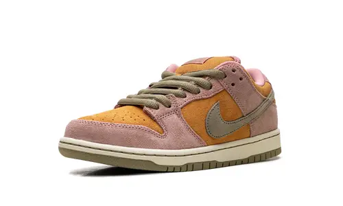 SB Dunk Low 'Red Stardust'