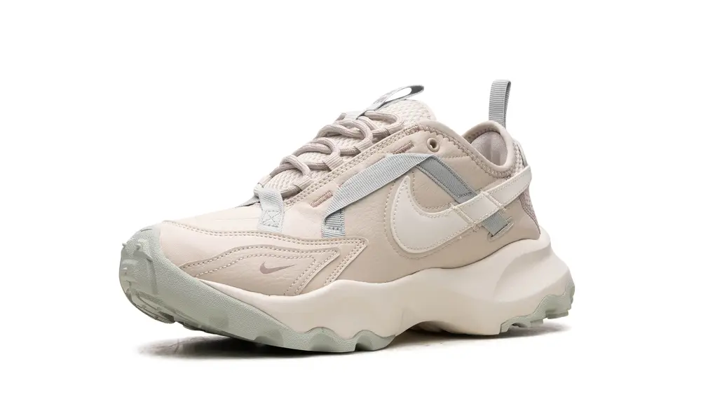 Nike Lifestyle TC 7900 WMNS 'Light Orewood Brown'