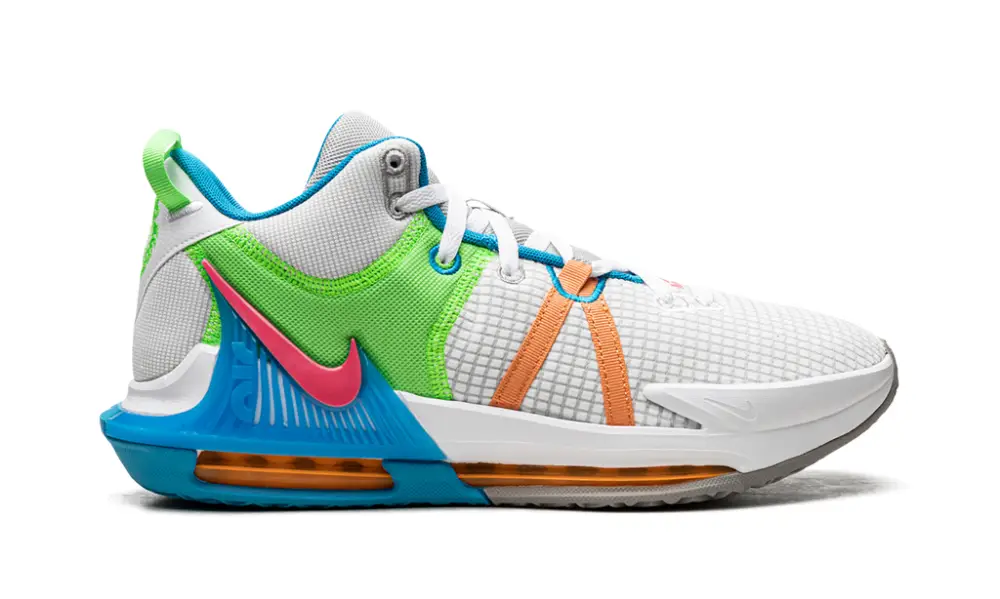 Nike Basketball LeBron Witness VII