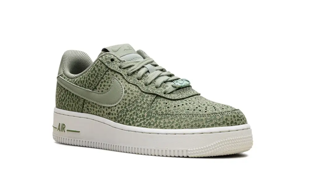 Nike Lifestyle AIR FORCE 1 '07 WMNS 'Green'