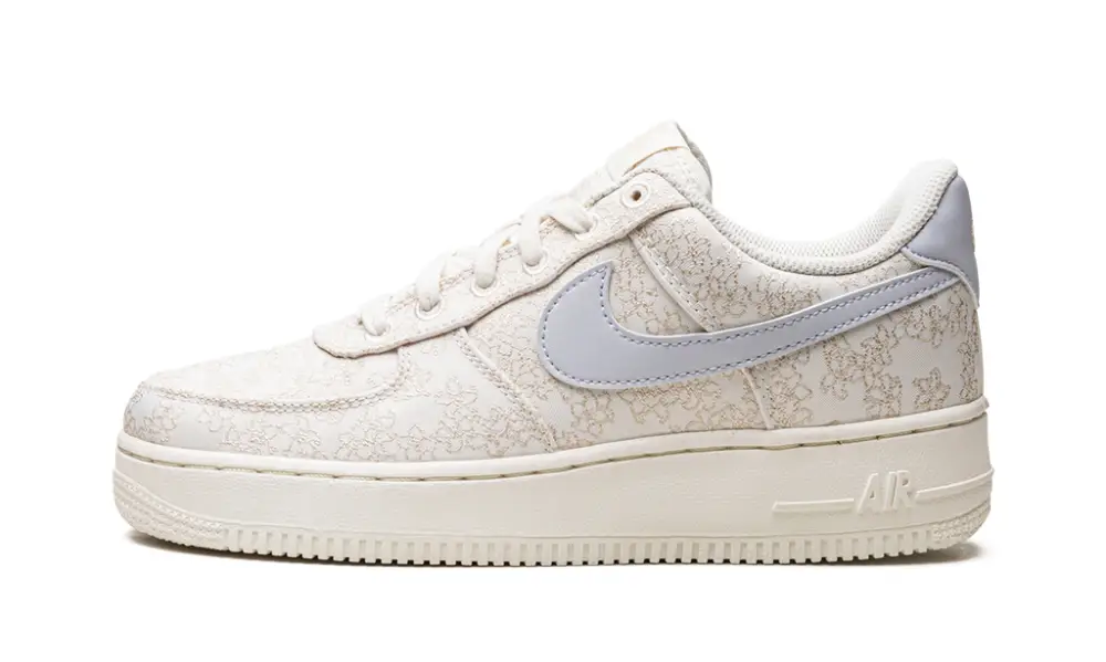 Nike Lifestyle AIR FORCE 1 '07 SE JACQ WMNS 'Flower Embroidery' 
