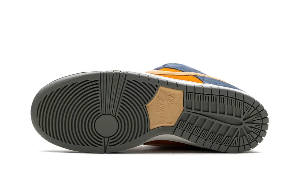SB Dunk Low Pro 'Light Carbon'