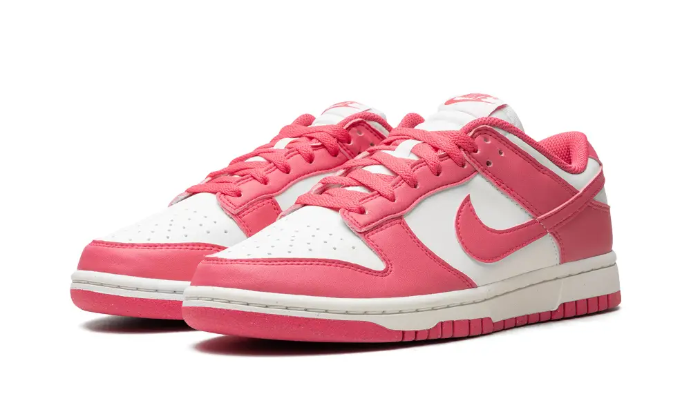 Nike Lifestyle Nike Dunk Low. WMNS 'Pink' 