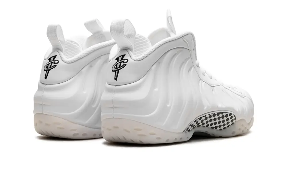 Nike Basketball Air Foamposite One 'Triple White'