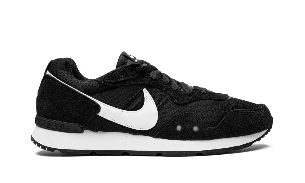 Nike Lifestyle Venture Runner 