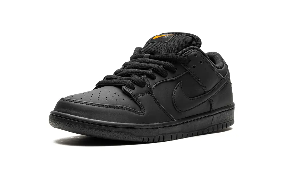 SB Dunk 'Triple Black'