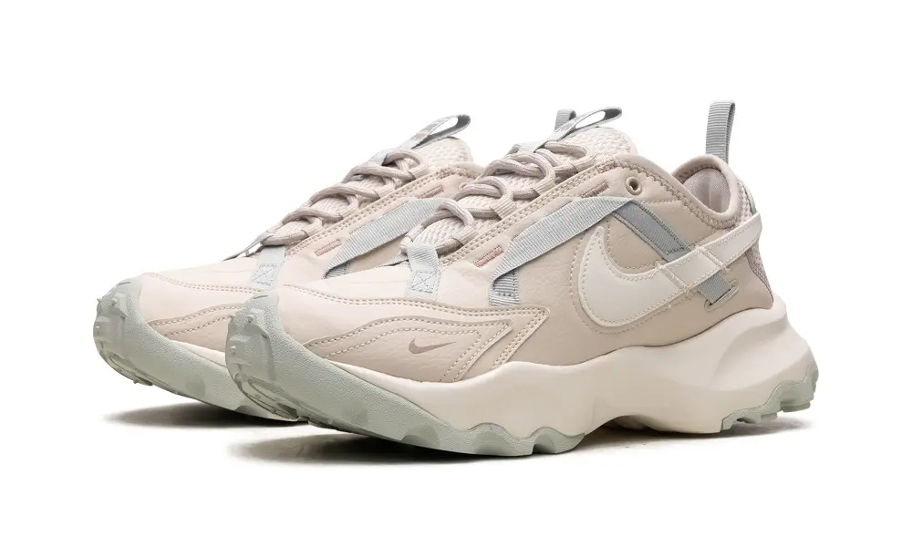 Nike Lifestyle TC 7900 WMNS 'Light Orewood Brown' 