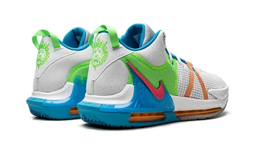 Nike Basketball LeBron Witness VII 