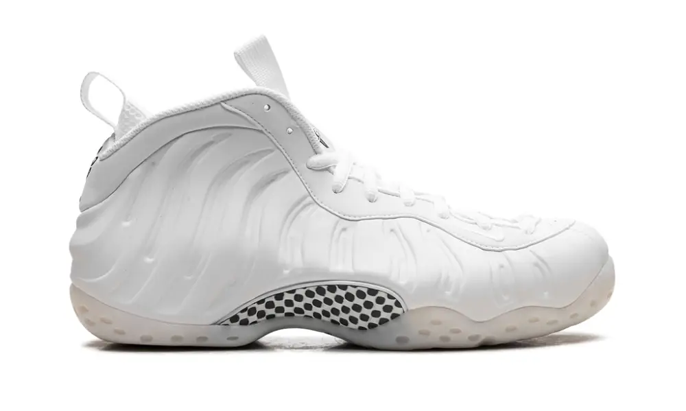 Nike Basketball Air Foamposite One 'Triple White'