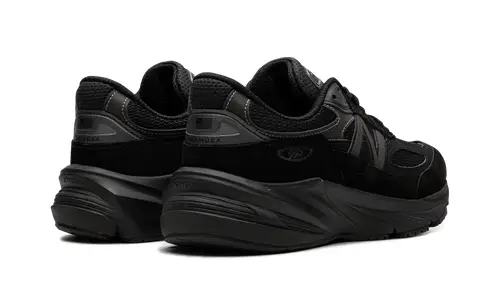 New Balance 990 990 v6 'Triple Black'