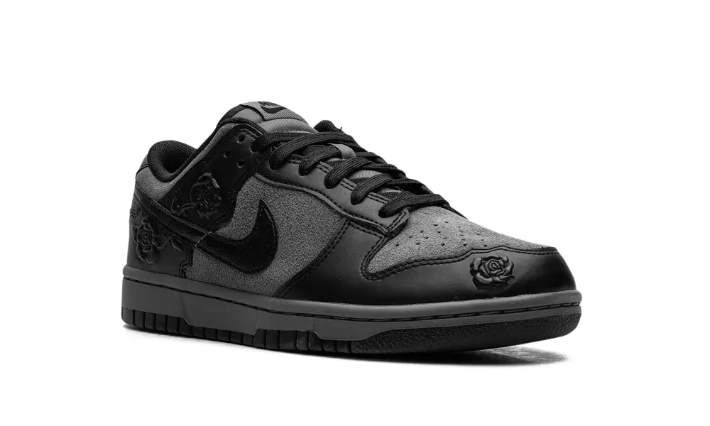 Nike Dunk Dunk Low WMNS 'Black Roses'