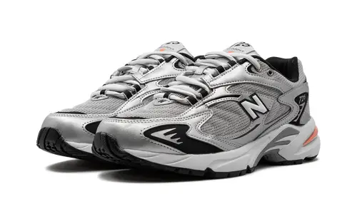 More New Balance 725V1 'METALLIC SILVER' 4795029