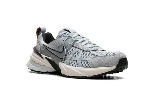 Nike Lifestyle V2K Run WMNS 'Light Pumic Black Chrome'