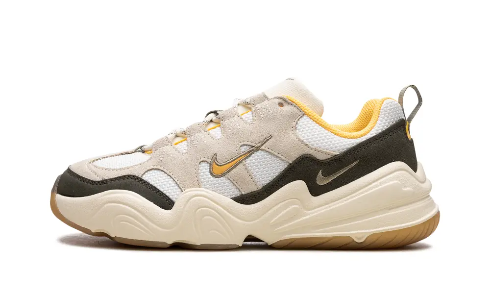 Nike Lifestyle TECH HERA WMNS 'Coconut Milk' 