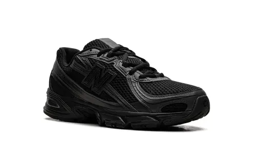 More New Balance 740 'Triple Black' 