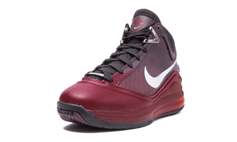 Nike Basketball Air Max Lebron 7 Retro 'Christmas 2019'