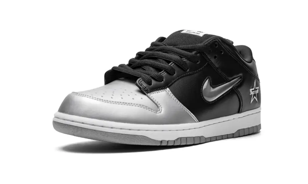 Nike Dunk SB Dunk Low OG QS 'Supreme - Jewel Swoosh Silver Black' 