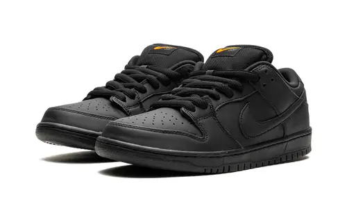 SB Dunk 'Triple Black'
