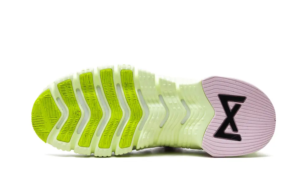 Nike Lifestyle Free Metcon 5 WMNS 'Barely Volt Pink Foam'