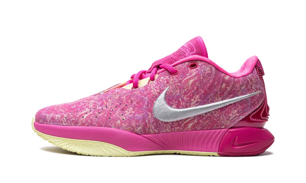 Nike Basketball LeBron 21 'The World Is Your Oyster' 