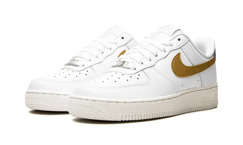 Nike Lifestyle AIR FORCE 1 MNS WMNS 'White   Gold   Silver' 