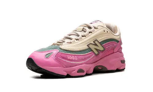 More New Balance 1000 'Pink' 