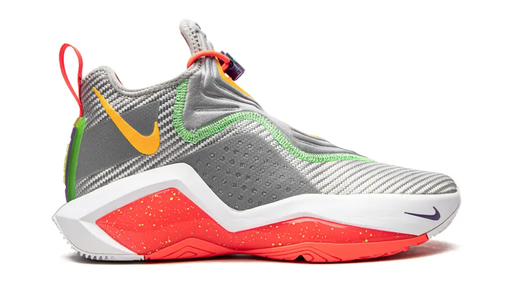 Nike Basketball LeBron Soldier 14 'Hare'