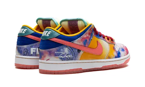 Nike SB Dunk Low SB 'Friends & Family - Futura Laboratories - Sunblush' 