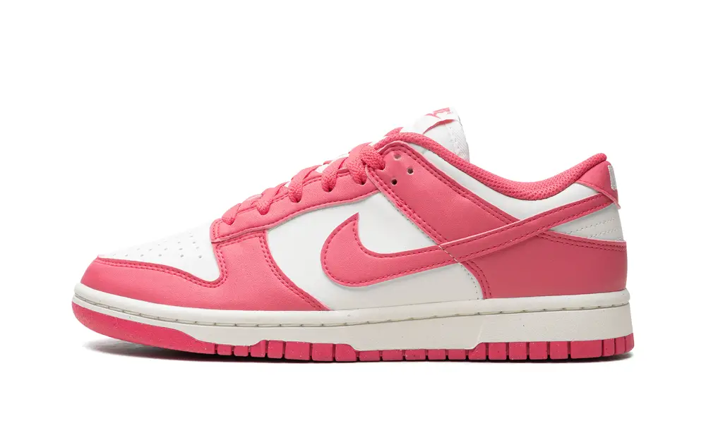 Nike Lifestyle Nike Dunk Low. WMNS 'Pink'