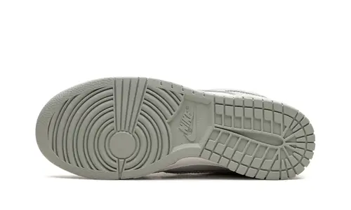 Nike Dunk DUNK LOW WMNS 'Grey Corduroy' 