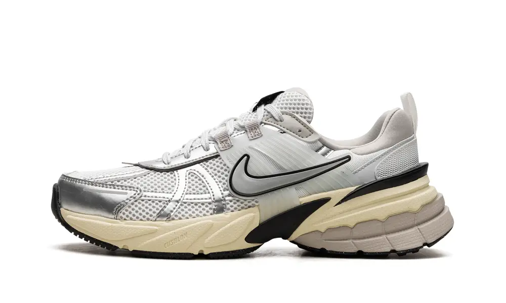 Nike Lifestyle V2K RUN WMNS 'Metallic Silver' 