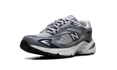 More New Balance 725 'Titanium Navy' 