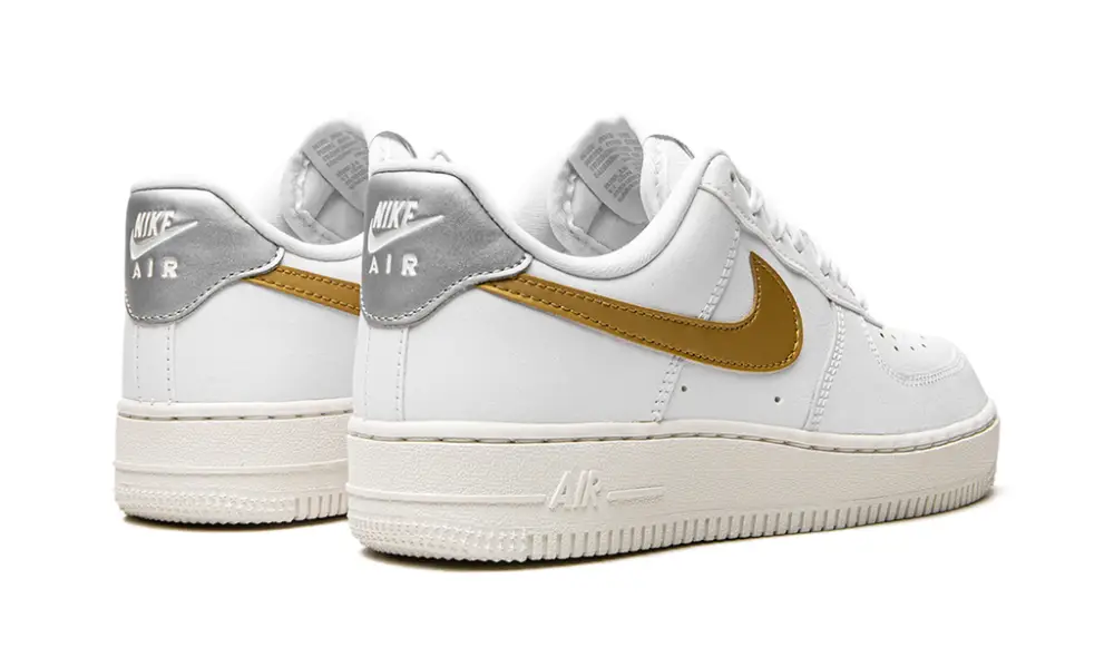 Nike Lifestyle AIR FORCE 1 MNS WMNS 'White   Gold   Silver' 
