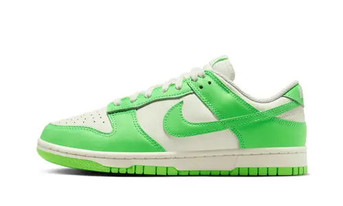 Nike Dunk Dunk Low WMNS 'Green Strike'