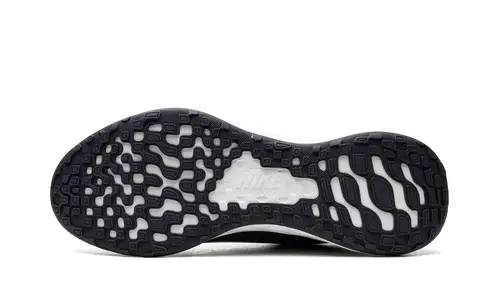 Nike Basketball Revolution 6 NN