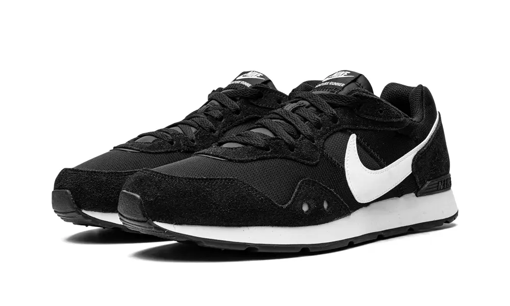 Nike Lifestyle Venture Runner
