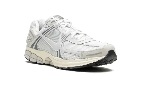 Nike Lifestyle Zoom Vomero 5 'Platinum Tint'