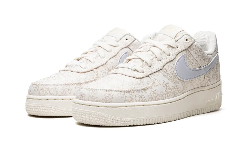 Nike Lifestyle AIR FORCE 1 '07 SE JACQ WMNS 'Flower Embroidery'