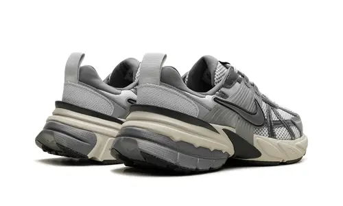 Nike Lifestyle V2K RUN WMNS 'Pure Platinum Wolf Grey'