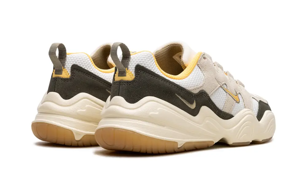 Nike Lifestyle TECH HERA WMNS 'Coconut Milk' 