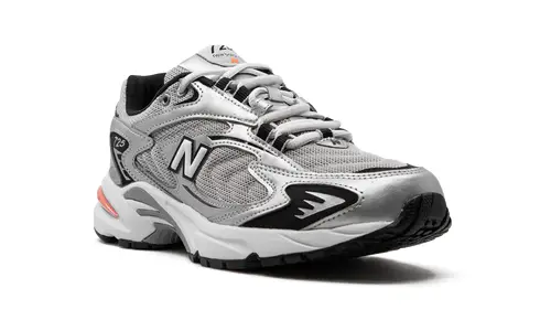 More New Balance 725V1 'METALLIC SILVER' 