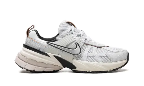Nike Lifestyle V2K Run WMNS 'Pure Platinum   Chrome' 