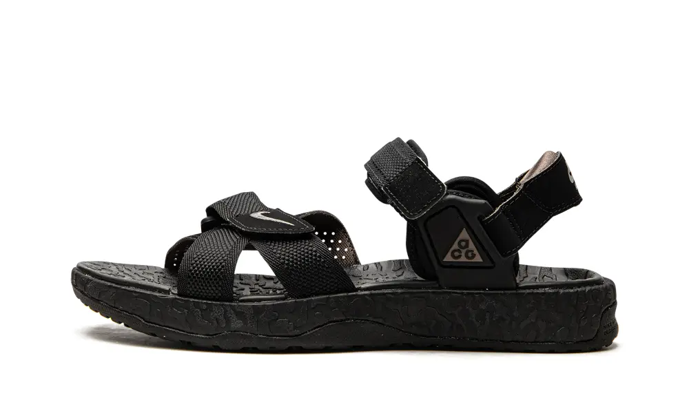 Nike Basketball ACG Air Deschutz 'Black'