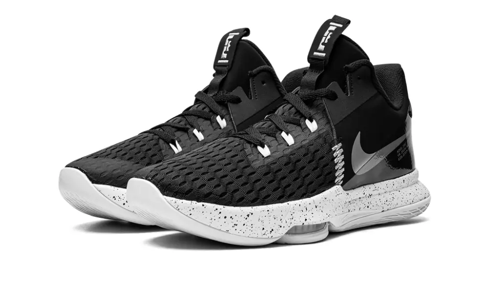 Nike Basketball LeBron Witness V