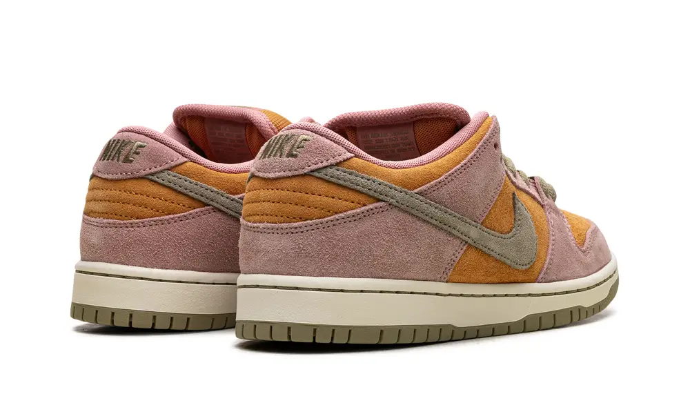 SB Dunk Low 'Red Stardust'