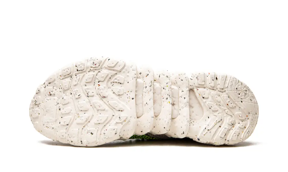 Nike Basketball Space Hippie 01