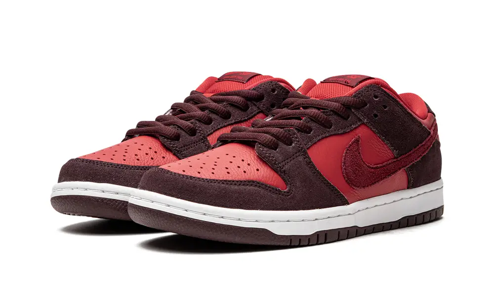 Nike SB SB Dunk Low 'Cherry'