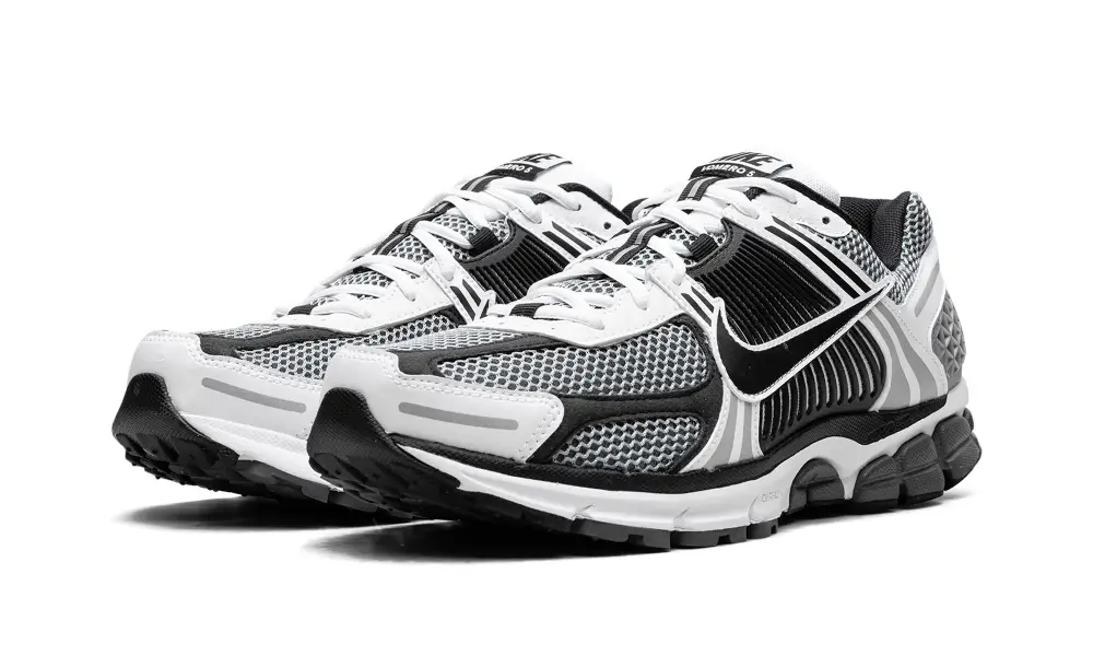 Nike Lifestyle Zoom Vomero 5 SE SP 'Black / Metallic Silver'