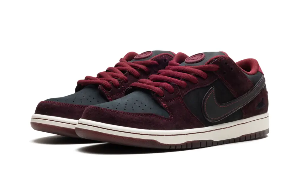 SB Dunk Low 'Riot Skateshop'