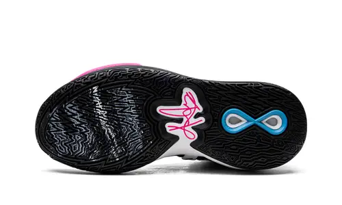 Nike Basketball Kyrie Infinity 